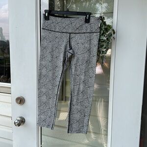 Lululemon Wunder Under Plush Petal Deep Coal Ghost Legging capri Size 8 EUC